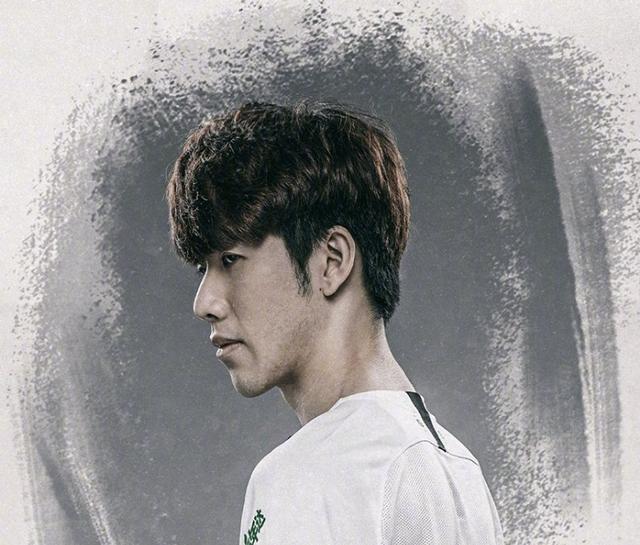 更靠跑动 更靠跑动